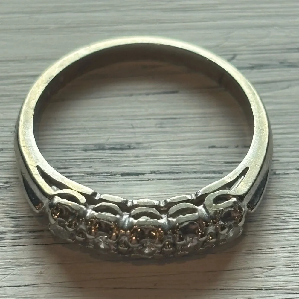 14kt white gold diamond ring sz 6 - Picture 2 of 7